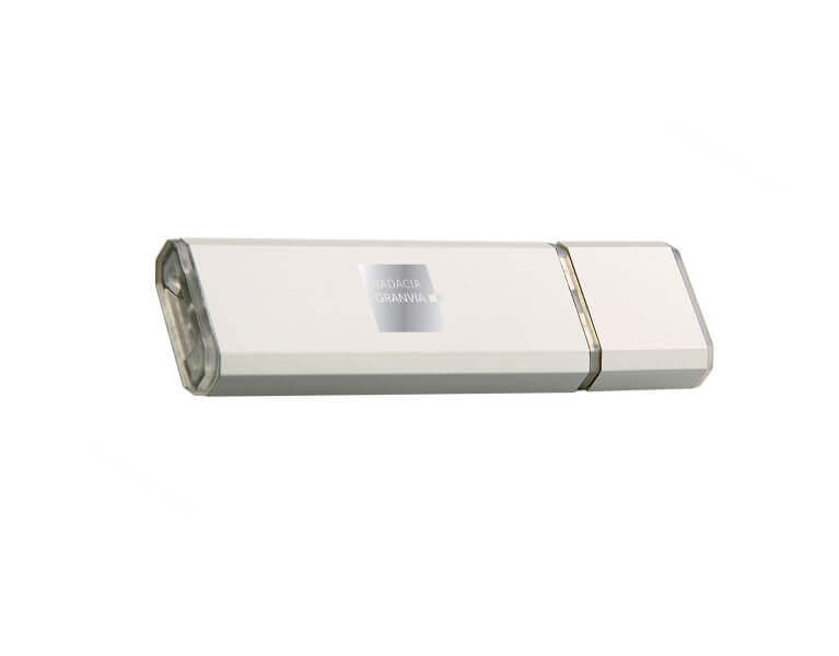 USB kľúč s potlačou - gravírovanie;USB klíč s potiskem - gravírování
