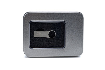 USB kľúč s potlačou - gravírovanie;USB klíč s potiskem - gravírování