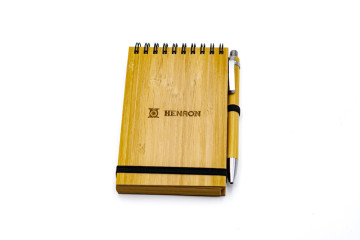 Poznámkový blok s perom - Gravírovanie;Poznámkový blok s perem - Gravírování