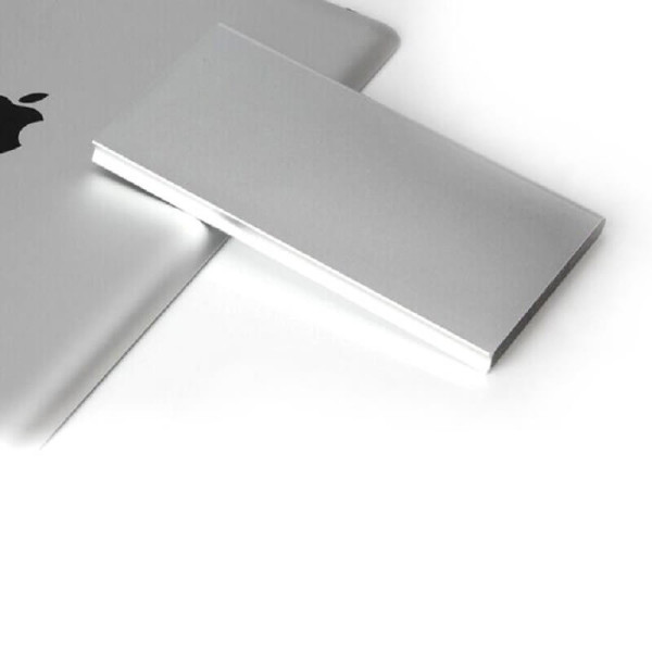 DUALE SLIM-POWER BANK MIT METALLGEHÄUSE (MOBILES LADEGERÄT) MIT LED-LEUCHTE, 8000 mAh