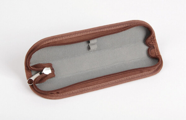 Puzdro jednofarebné S - 2 gumičky hnedá