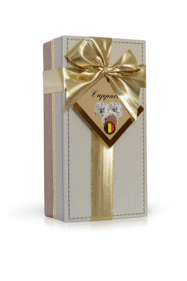 Milchtrüffel mit weißen Schokoladenraspeln (weiße Lederbox mit Schleife) 250 g