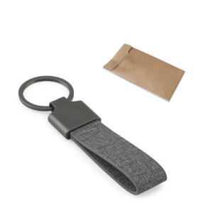 RAVEN. Rechteckiger Schlüsselanhänger aus Metall und recyceltem PET-Material (30 % Recyclinganteil). - Reklamnepredmety