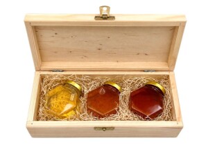 Geschenkset – TRIO HONEY, 6-seitig, in einer Holzbox - Reklamnepredmety